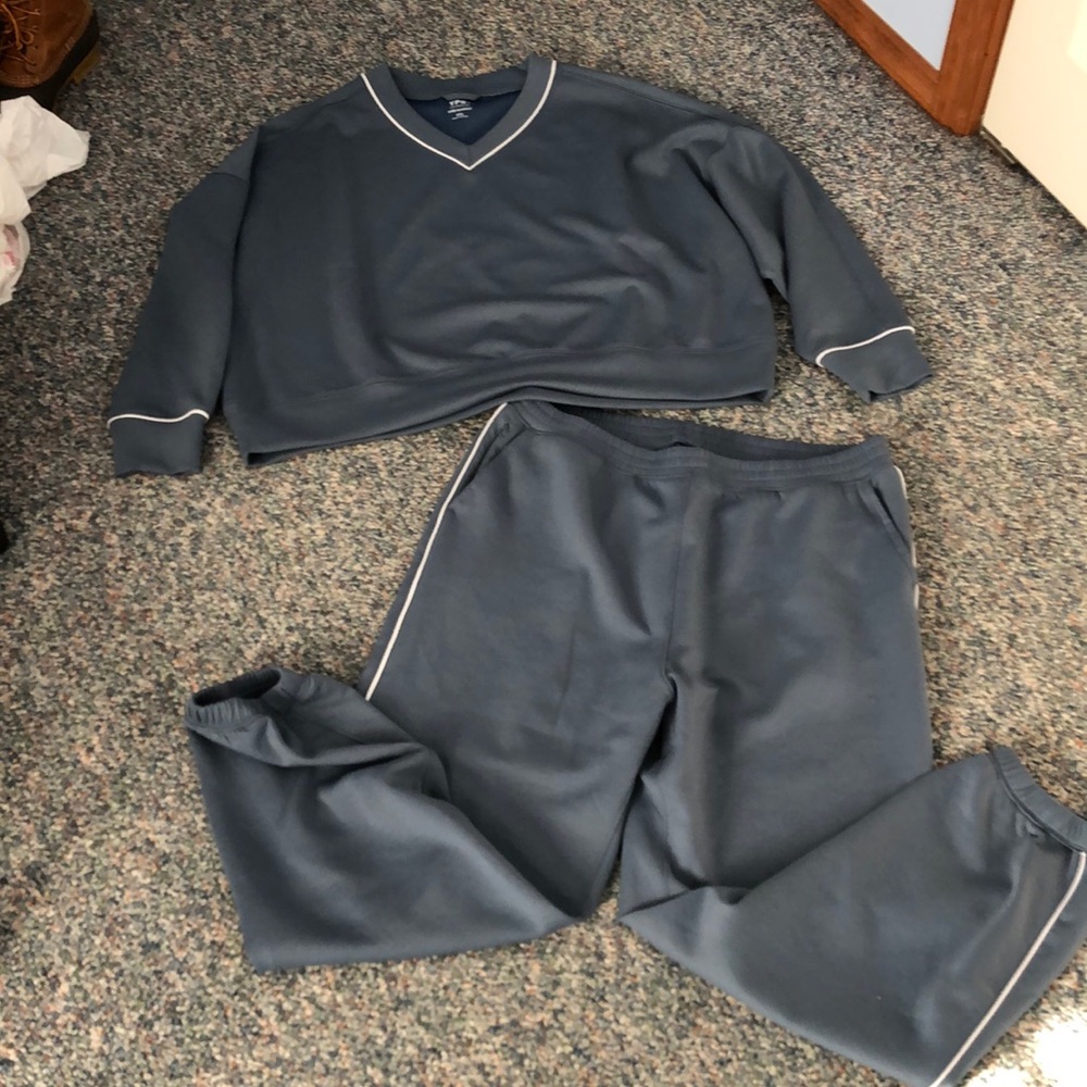 Abercrombie & Fitch Navy Blue Two-Piece Sweat Set with White Trim